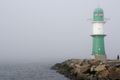 Leuchtturm im Nebel